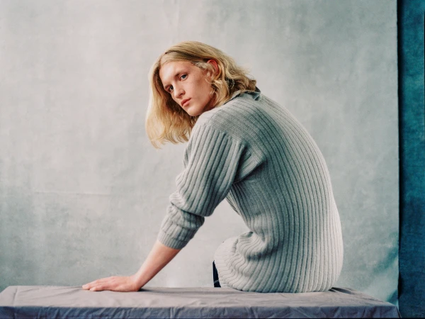 Her Gaze at That - 03